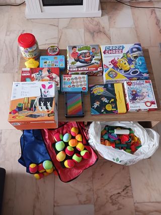 Lote de juegos y juguetes infantiles