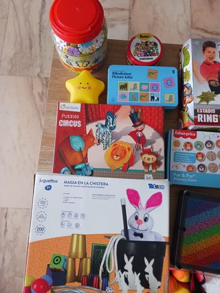Lote de juegos y juguetes infantiles