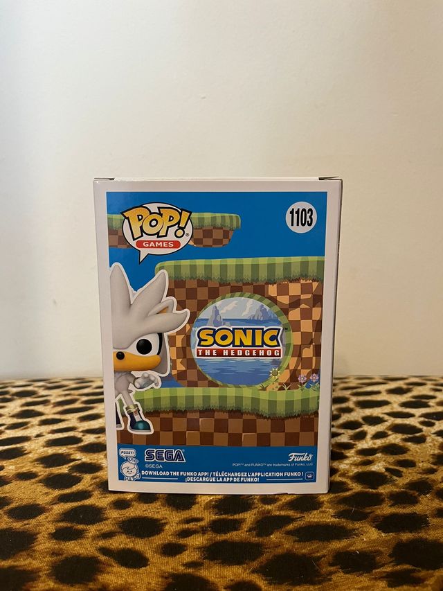 Funko Pop Sonic Silver 1103 Diamond Collection