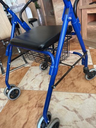 Andador azul con asiento