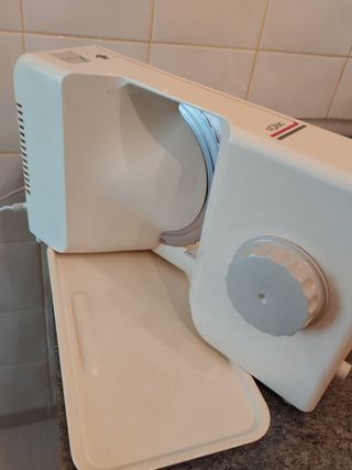 Cortadora de embutidos eléctrica Solac