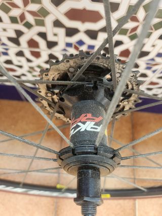 Rueda Trasera Mavic Aksium Race