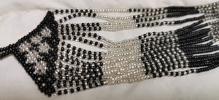 Pulsera de cuentas negra y plateada