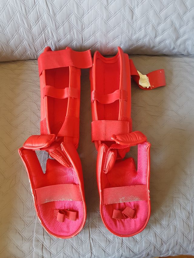 Espinilleras y protector de pie Karate