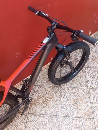 Canyon Dude CF Fat Bike