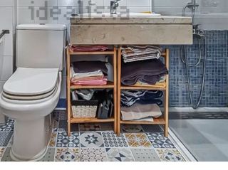 Estanterías de madera para baño