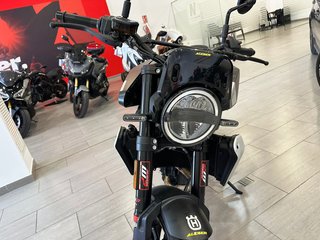 Husqvarna SVARTPILEN 801
