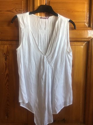 Blusa de lino blanca sin mangas