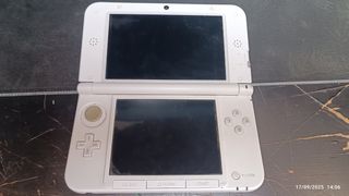 Nintendo 3DS XL, solo schermi e fotocamere