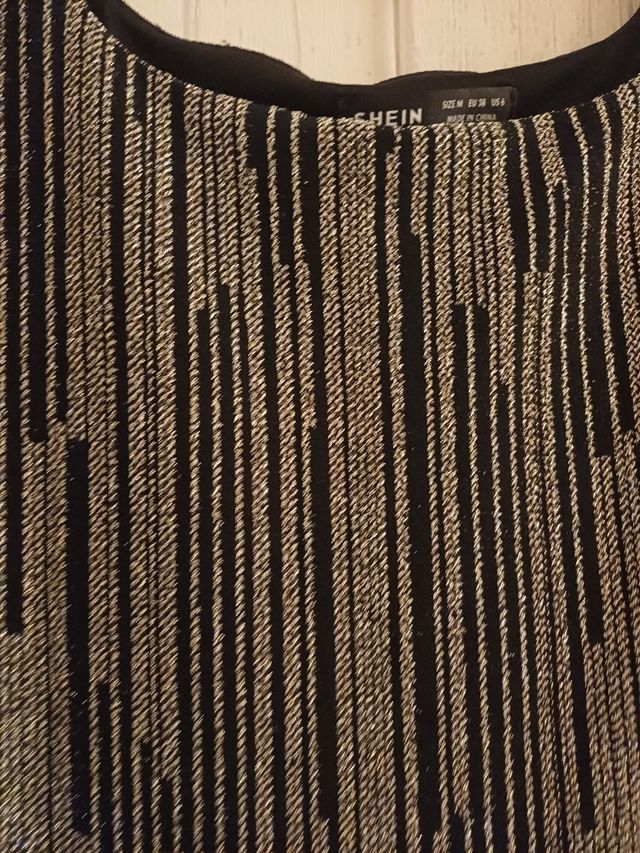 Vestido de fiesta plateado y negro