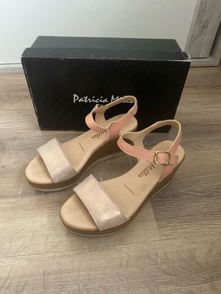 Sandalias cuña Patricia Miller rosa y dorado
