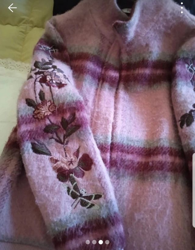 Giubbotto corto caldo con ricami