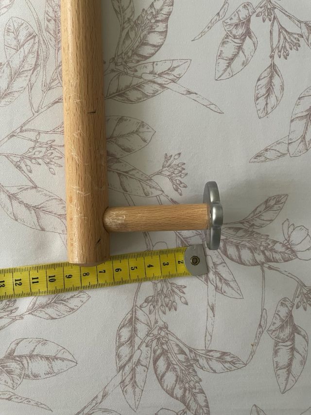 toallero y percha de diseño para el baño.