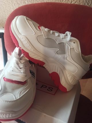 Bambas blancas y rojas talla 38 nuevas