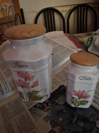 Juego de tarros cerámica tapa madera.