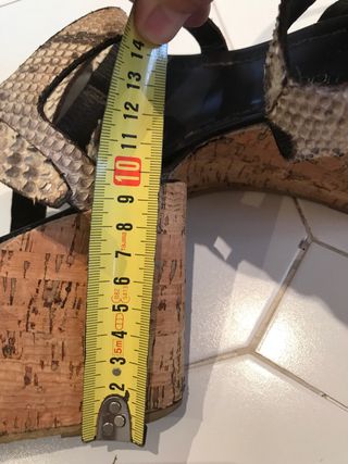 Sandalias de piel de serpiente