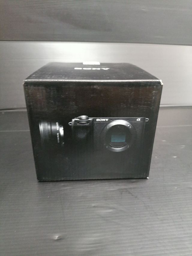 Sony Alpha 6700 Cámara + Objetivo 16-50mm