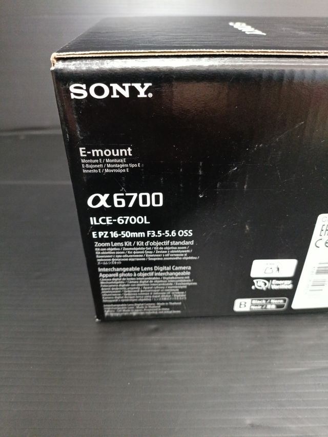 Sony Alpha 6700 Cámara + Objetivo 16-50mm