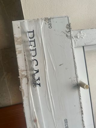 Ventanal PVC doble cristal con persiana