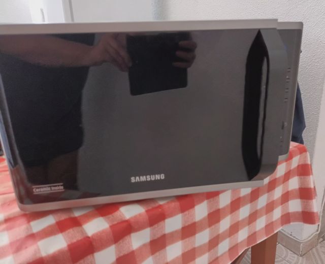Microondas Samsung 23L- interior em cerâmica