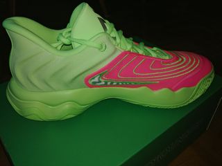 Zapatillas Nike Giannis Verdes y Rosas