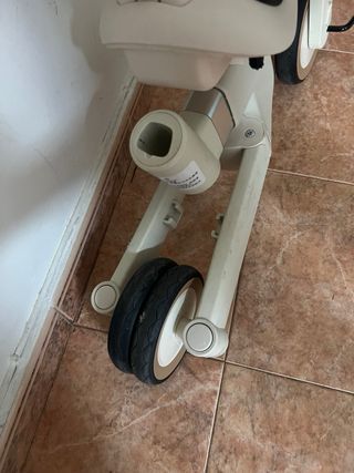 Triciclo adaptable 2-5 años