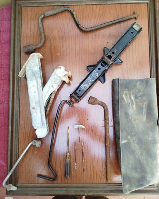 Gatos y llaves de coche antiguos