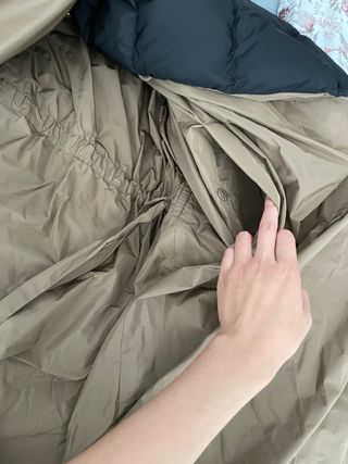 Abrigo Max Mara acolchado negro con cinturón