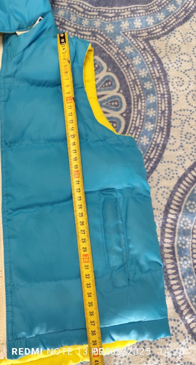 Chaleco reversible . Azul y amarillo