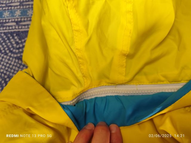 Chaleco reversible . Azul y amarillo