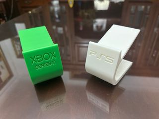 Soportes para mandos PS5 y Xbox
