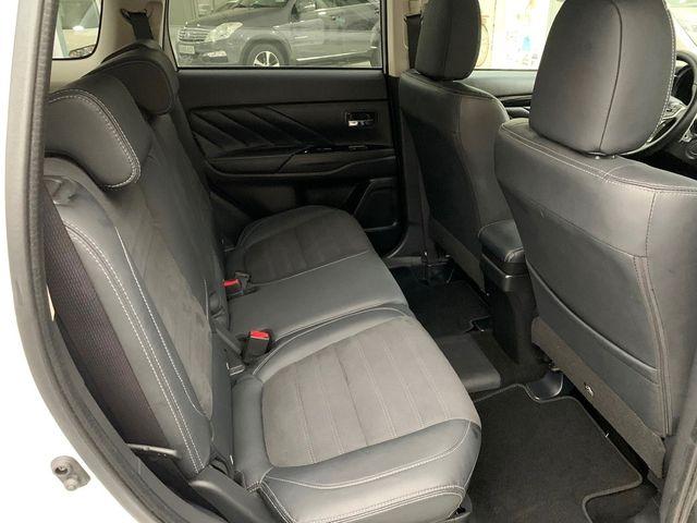 Mitsubishi Outlander 2.0 PHEV Kaiteki Auto 4WD