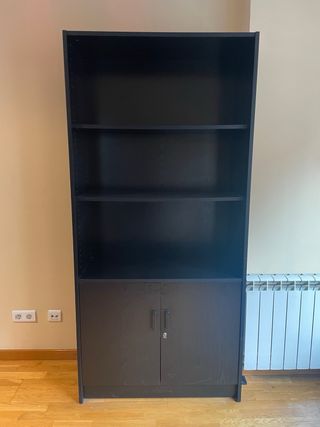 Mesa y dos estanterias de madera para Despacho