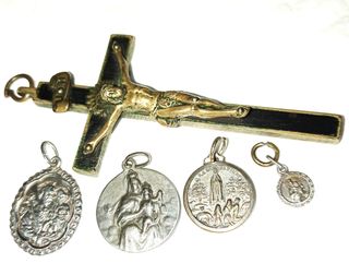 Colección medallas de plata y crucifijo de bronce