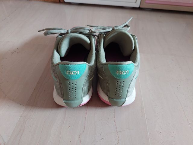 Nike G.T. Cut Academy Zapatillas Deportivas. T40.5