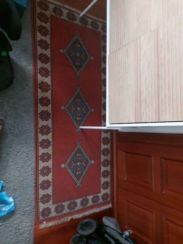 Alfombra estilo Kilim, diseño geométrico