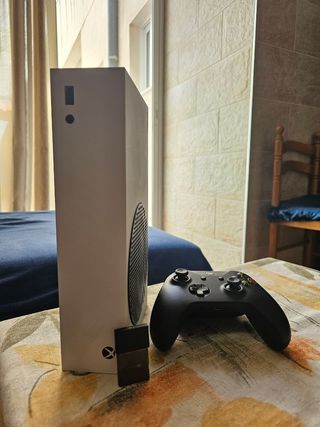 Xbox Series S + Tarjeta de 1tb + Mando Xbox One 