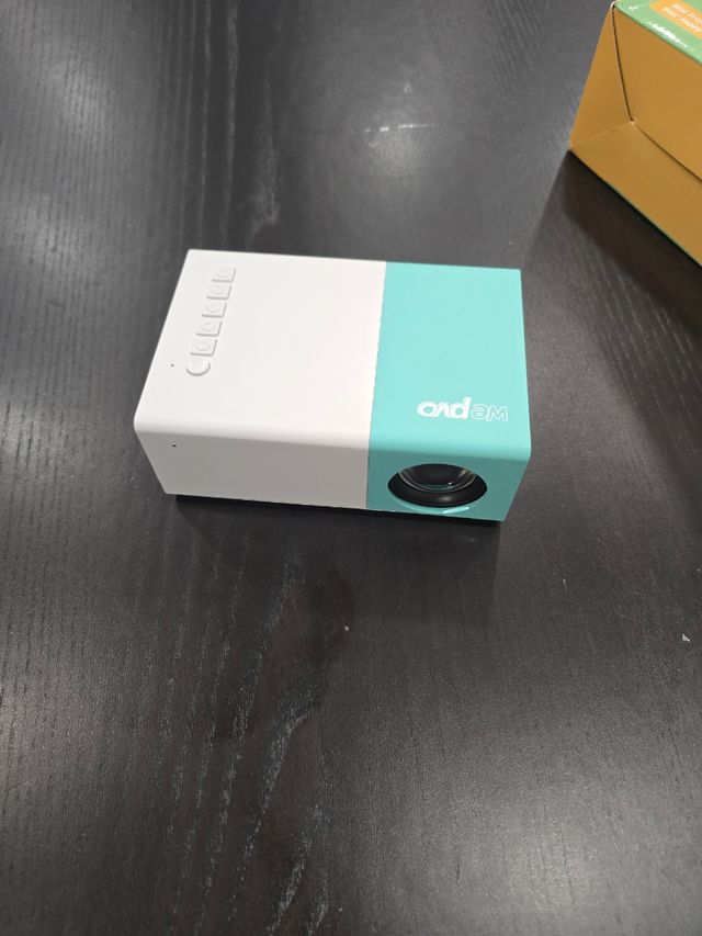 Proiettore LED portatile wireless