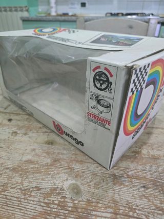 Burago 1:14 Lotus Martini MK4 79 Andretti