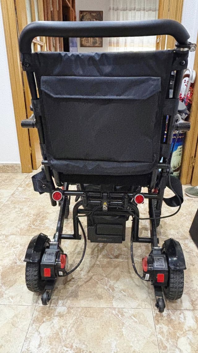 Silla de ruedas eléctrica plegable fibra carbono