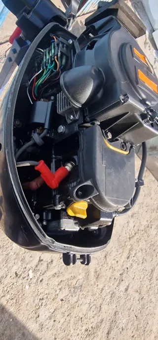 Barco con motor y remolque