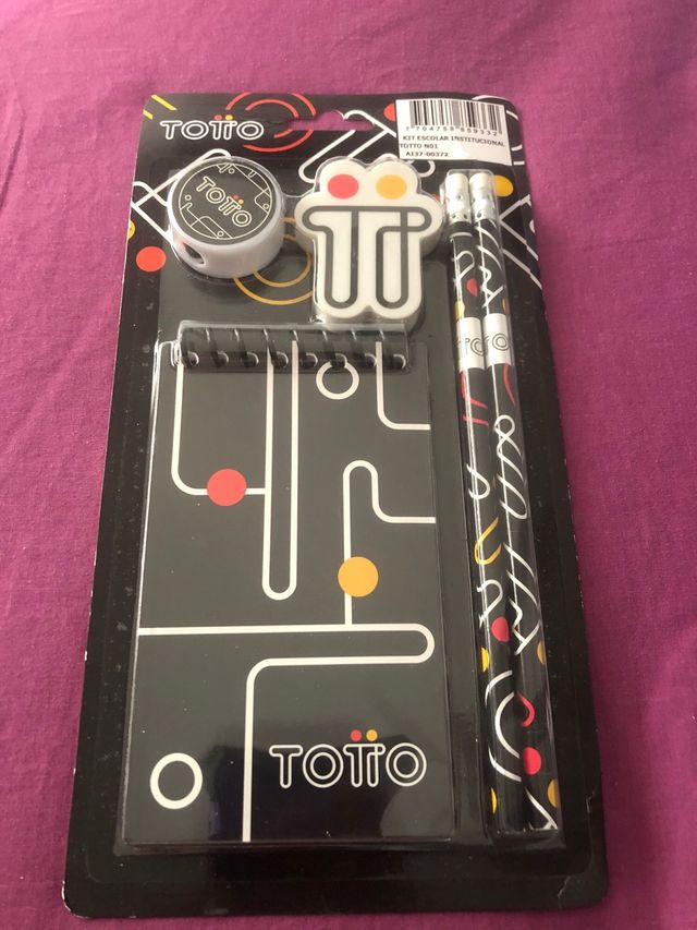 Kit scolastico Totto
