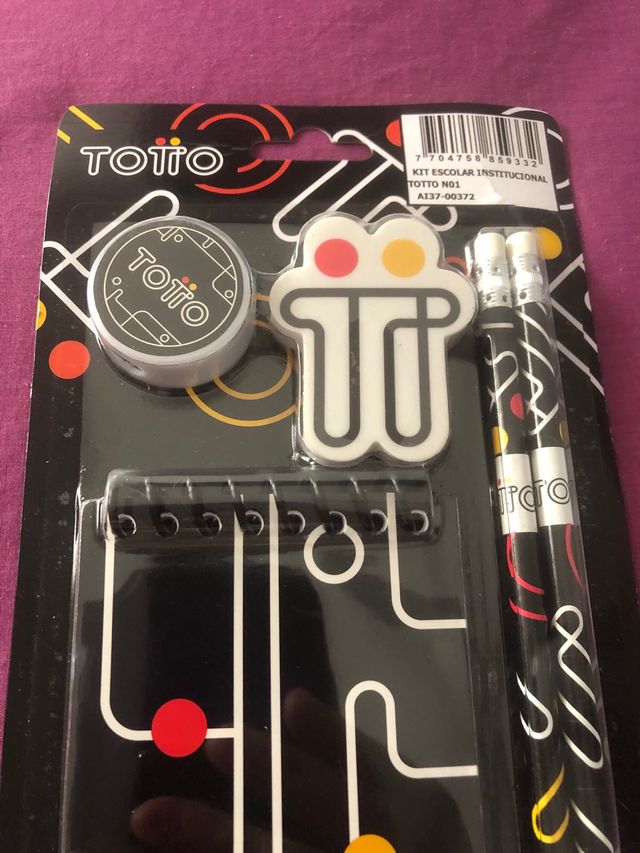 Kit scolastico Totto