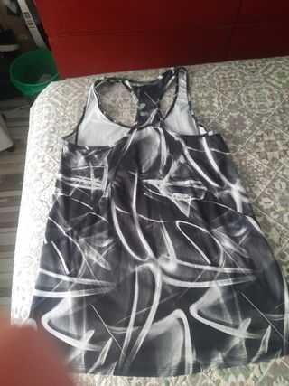 Camiseta deportiva estampada