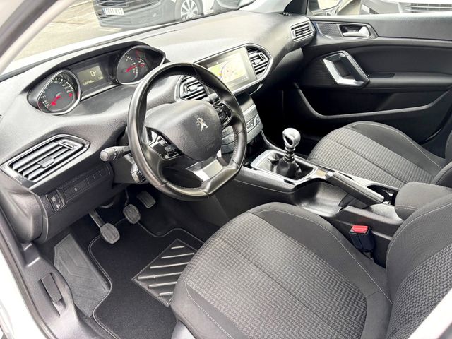 Peugeot 308 5p Active 1.5 BlueHDi 96KW (130CV)