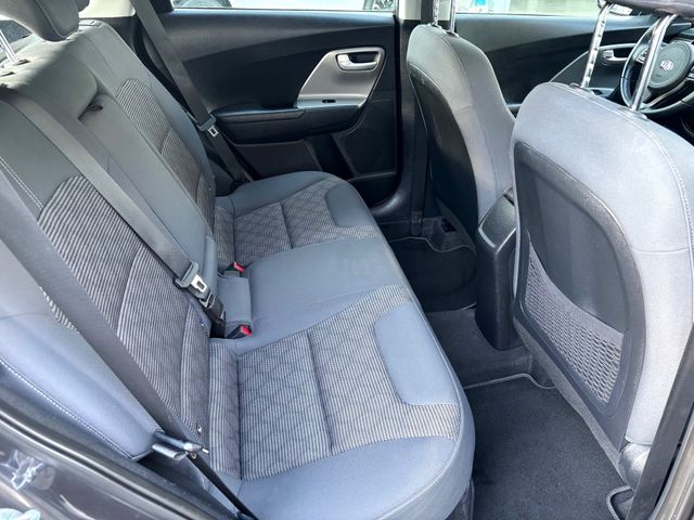 Kia Niro 1.6 GDi HEV 104kW (141CV) Drive