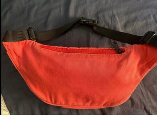 Riñonera Fred Perry rosa fucsia 20€