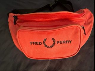 Riñonera Fred Perry rosa fucsia 20€