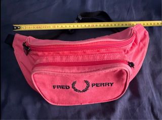 Riñonera Fred Perry rosa fucsia 20€
