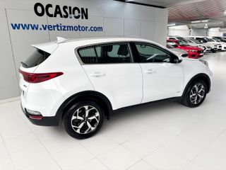 Kia Sportage 1.6 MHEV Business 100kW (136CV) 4x4